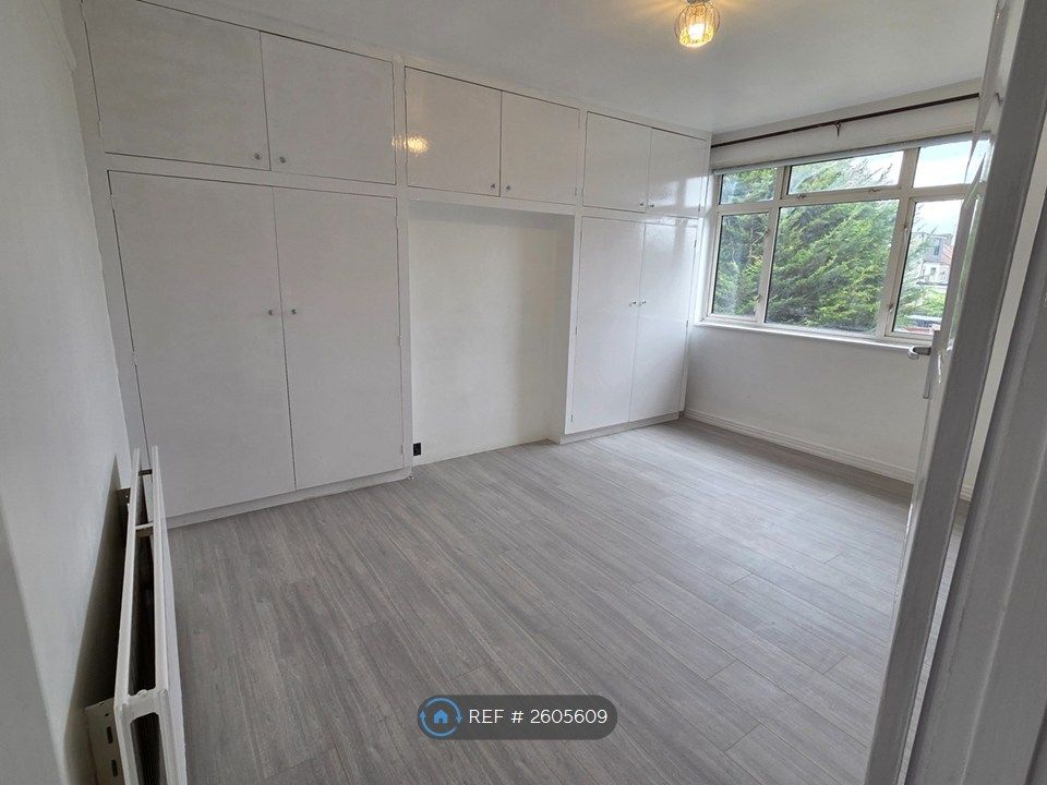 Property photo 2 of 8 Bedroom 1