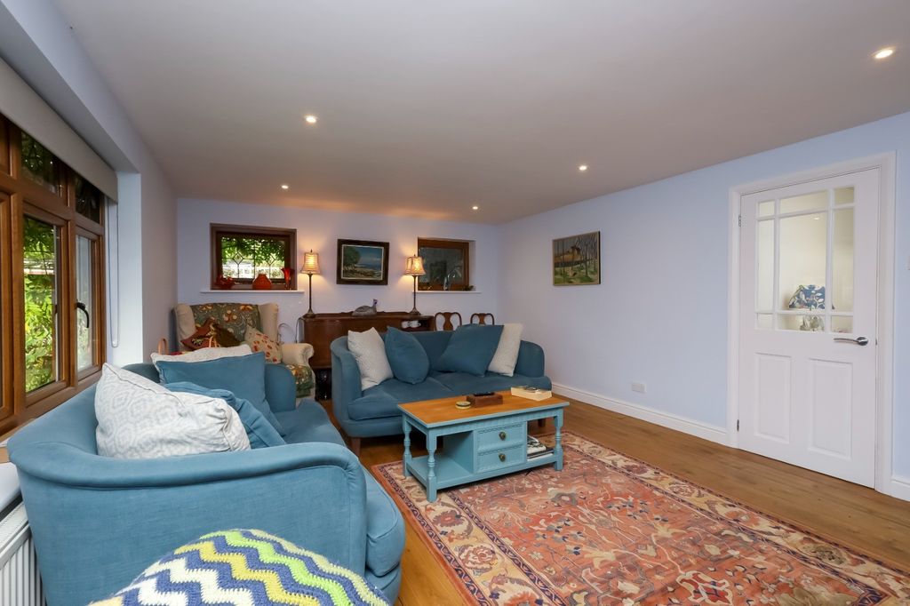 Property photo 3 of 19