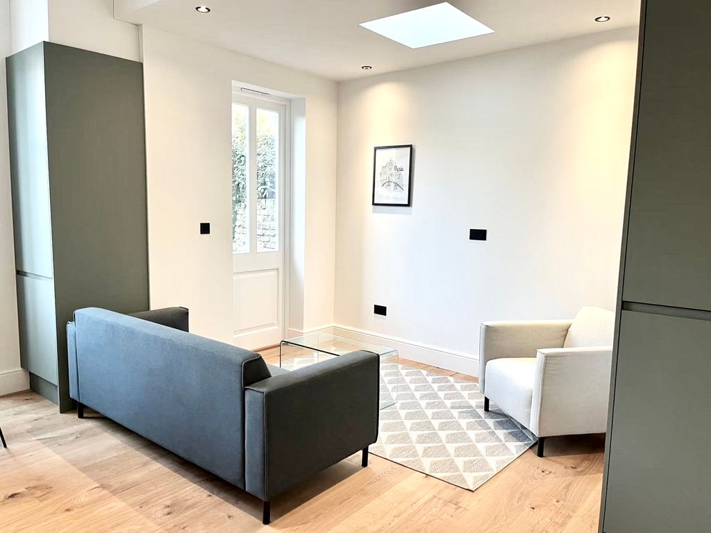 Property photo 3 of 5