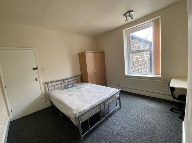 Property photo 2 of 11 Bedroom 1