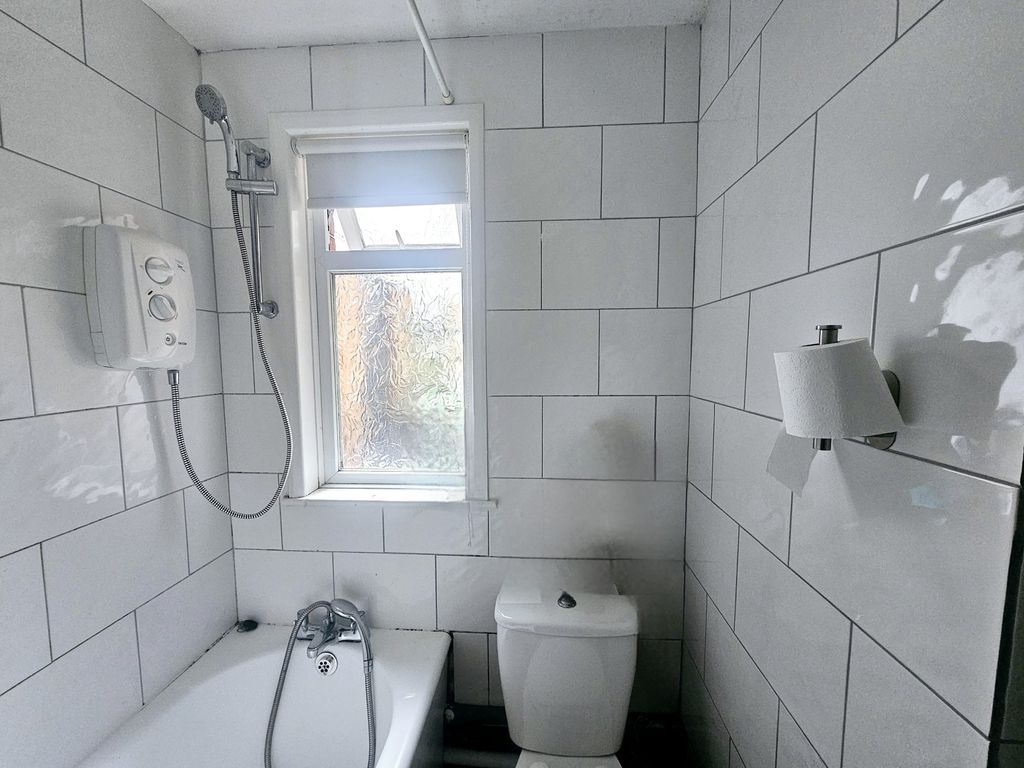 Property photo 3 of 5 Bathroom