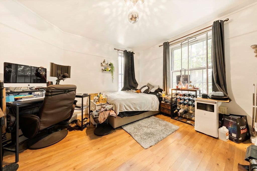 Property photo 3 of 5