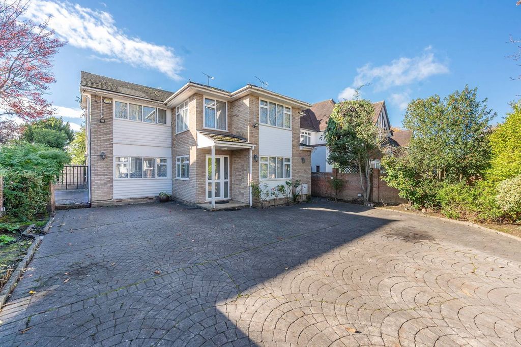 Property photo 2 of 11