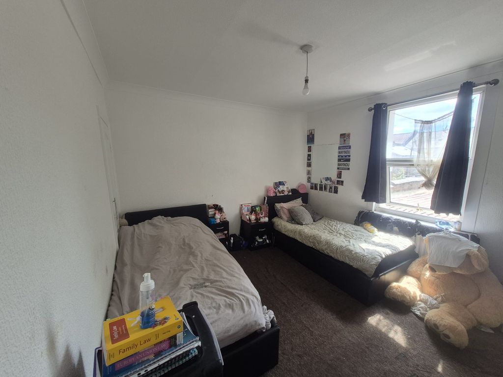 Property photo 2 of 10 Double Bed 