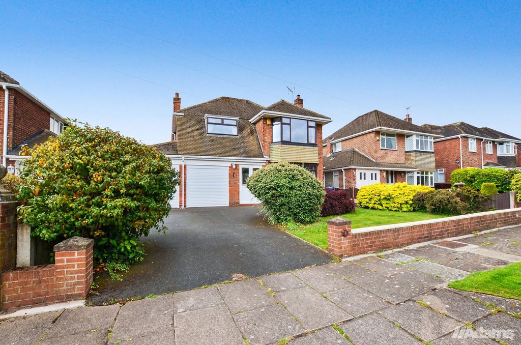 Property photo 2 of 40