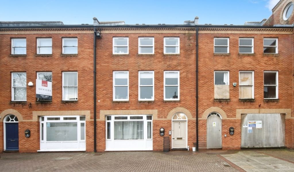 Property photo 2 of 11