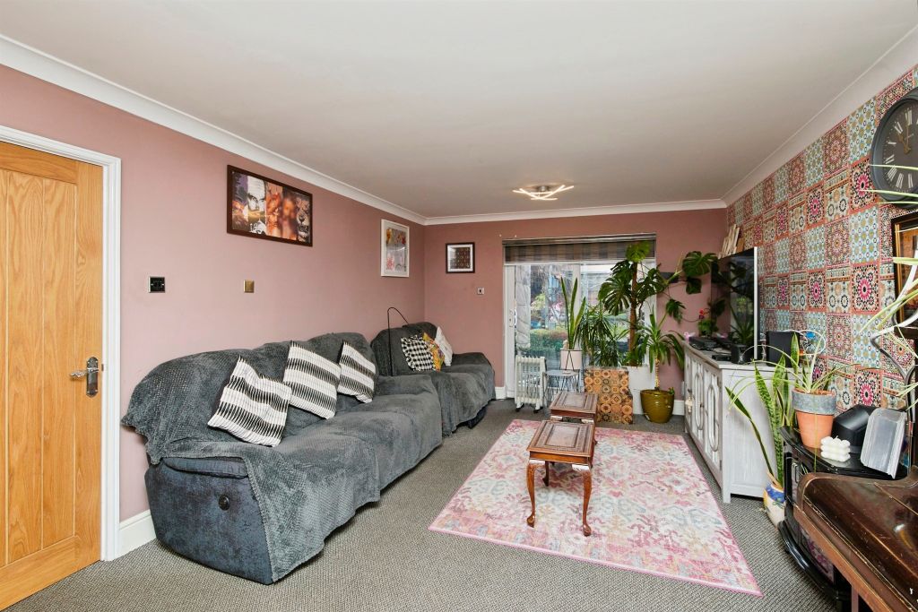 Property photo 2 of 20