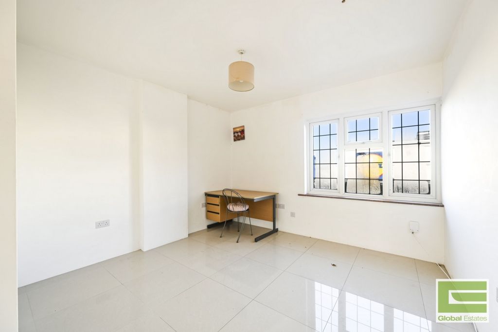 Property photo 2 of 18 Photo 6