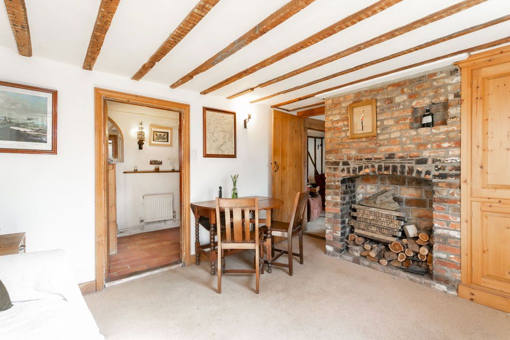 Property photo 2 of 33
