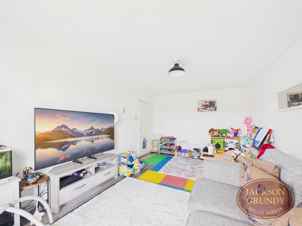 Property photo 3 of 11 Conifer Rise