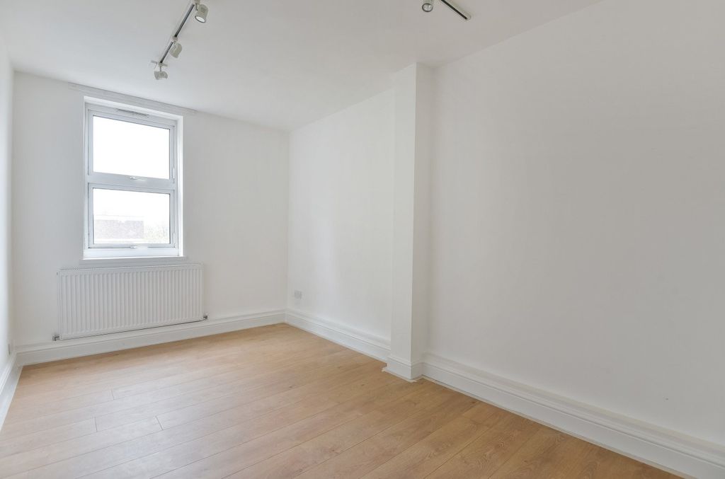 Property photo 2 of 6 Picture No. 08