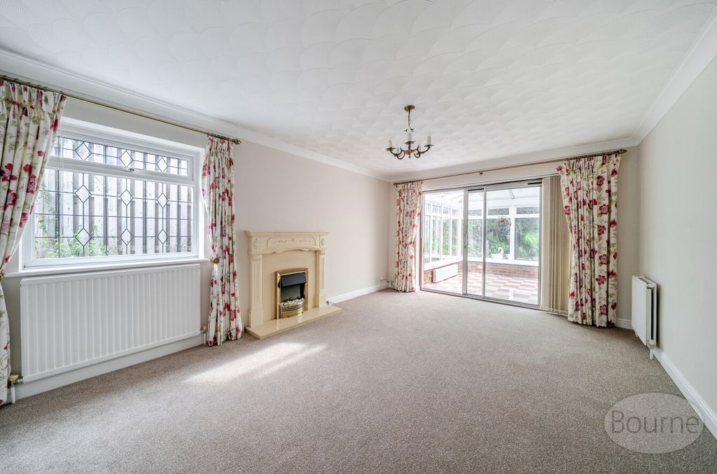 Property photo 2 of 17 3B556c32-E20E-43F...