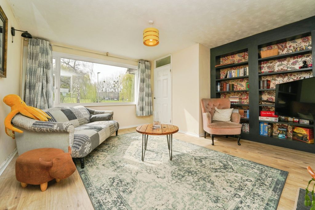 Property photo 3 of 9