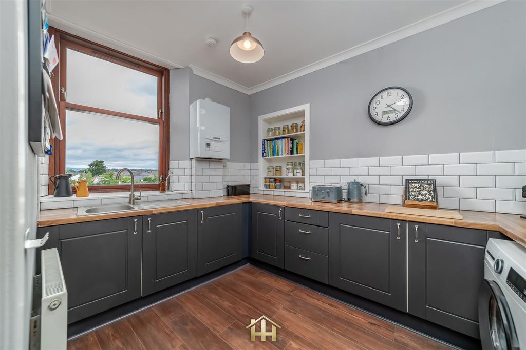 Property photo 3 of 16 58 Queen Street Forfar Dd8 3An 060726 Edit (14 Of