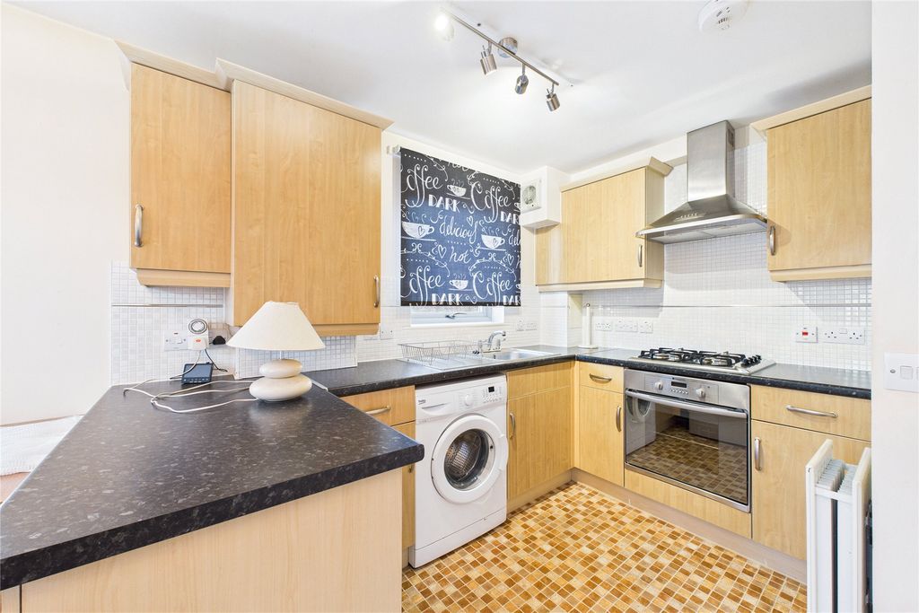 Property photo 3 of 7 Picture No. 10