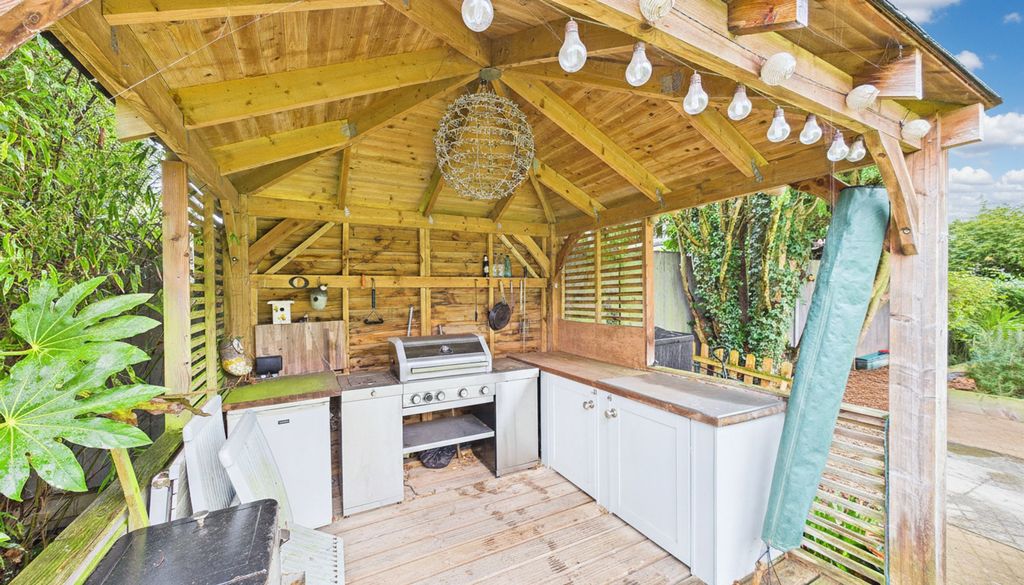 Additional image 30 of 5 bed detached house for saleUpland Drive, Brookmans Park AL9
