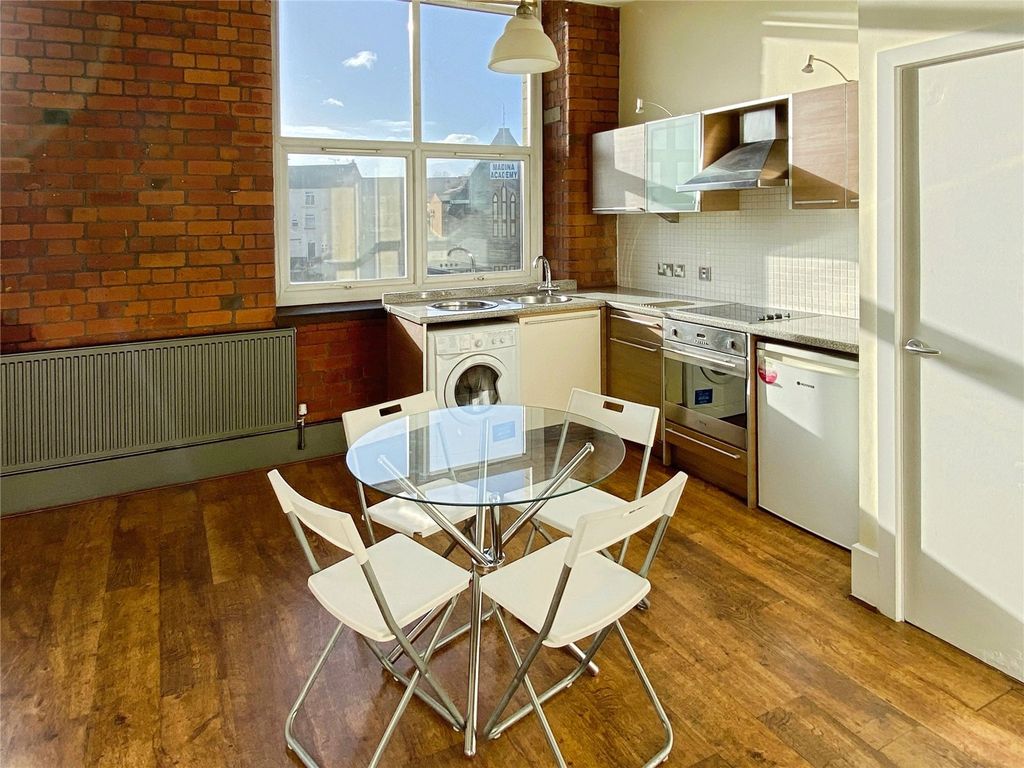 Property photo 3 of 7 Picture No. 33