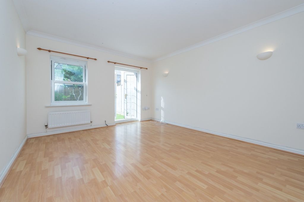 Property photo 2 of 10 3014664