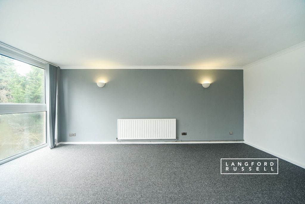 Property photo 2 of 9 Reception