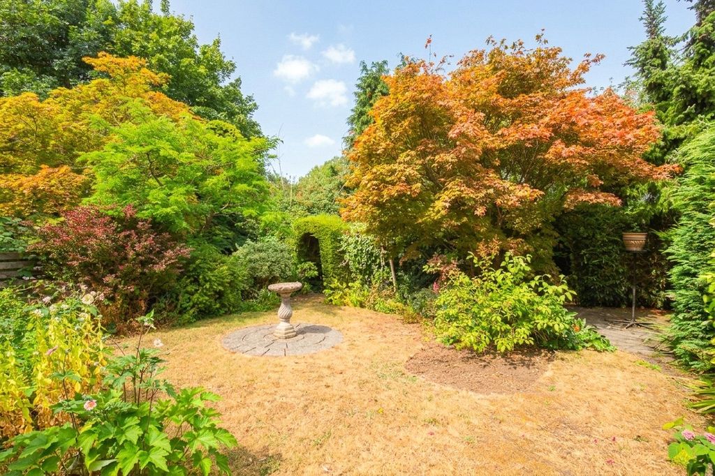 Property photo 2 of 13 Picture No. 15