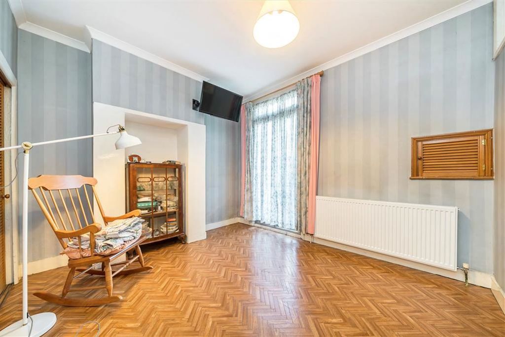 Property photo 3 of 8