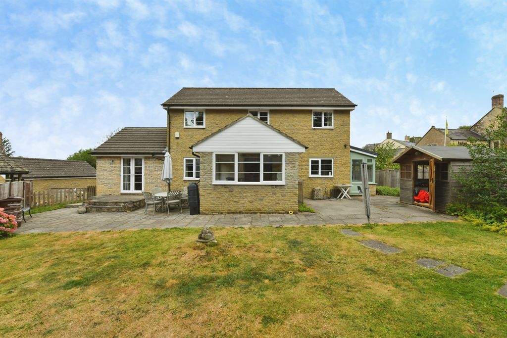 Property photo 1 of 28