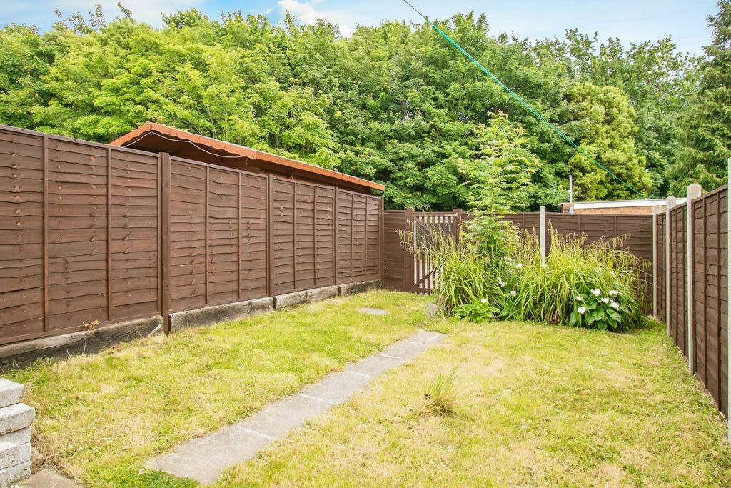 Property photo 3 of 17 Garden