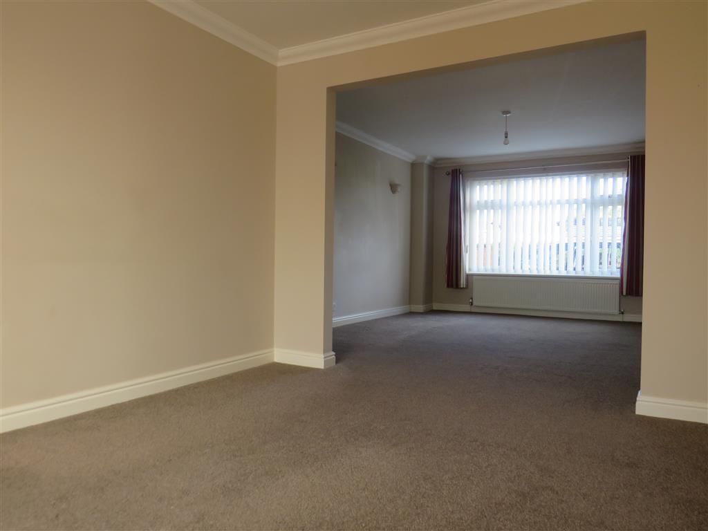 Property photo 3 of 11 Dining Room