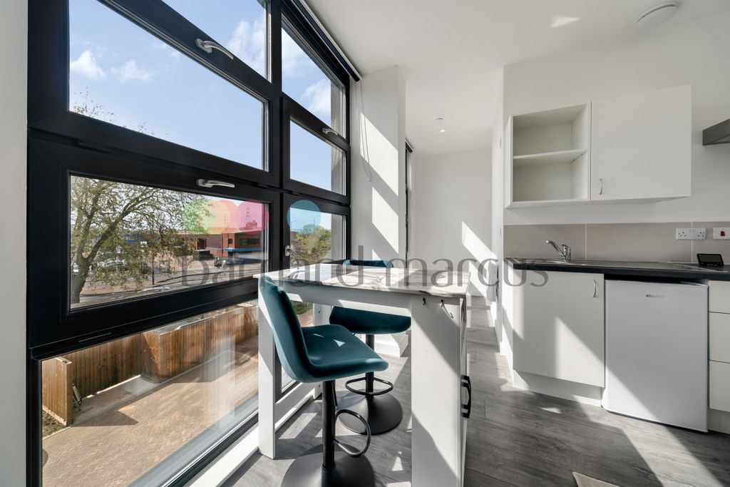 Property photo 3 of 9 Image