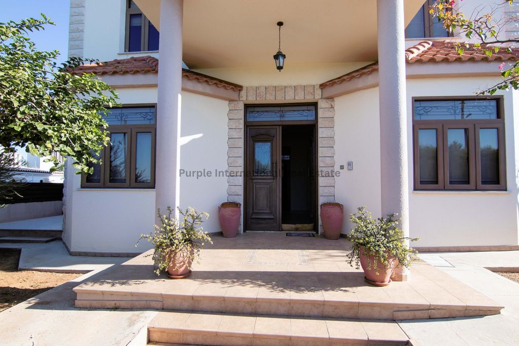 Property photo 3 of 45