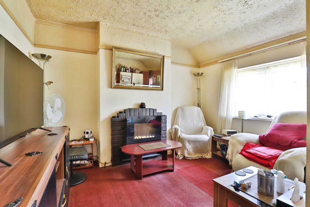 Property photo 3 of 14 Photo