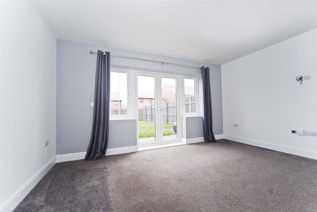 Property photo 2 of 26
