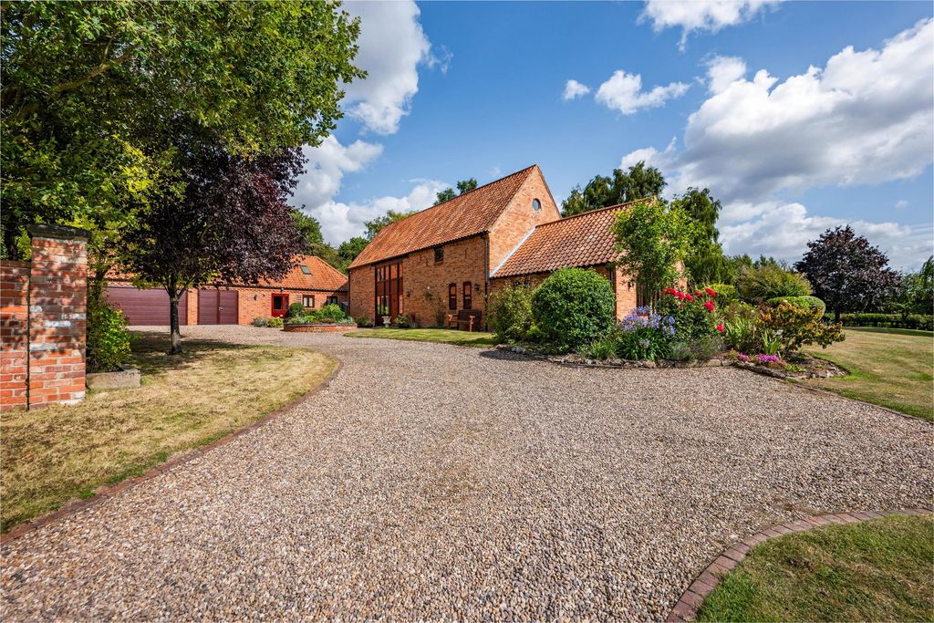 Property photo 2 of 50