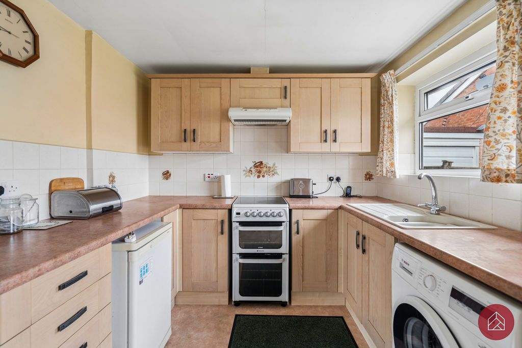 Property photo 3 of 16 Photo 6