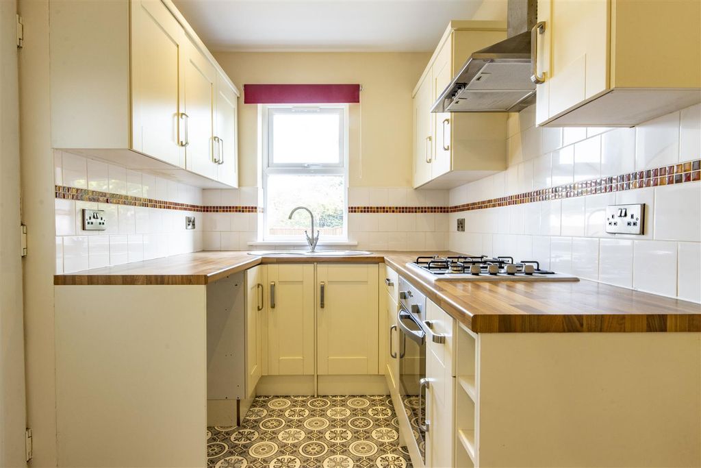 Property photo 3 of 14 Kitchen
