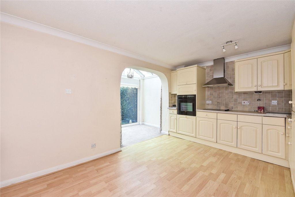 Property photo 3 of 10 Picture No. 11