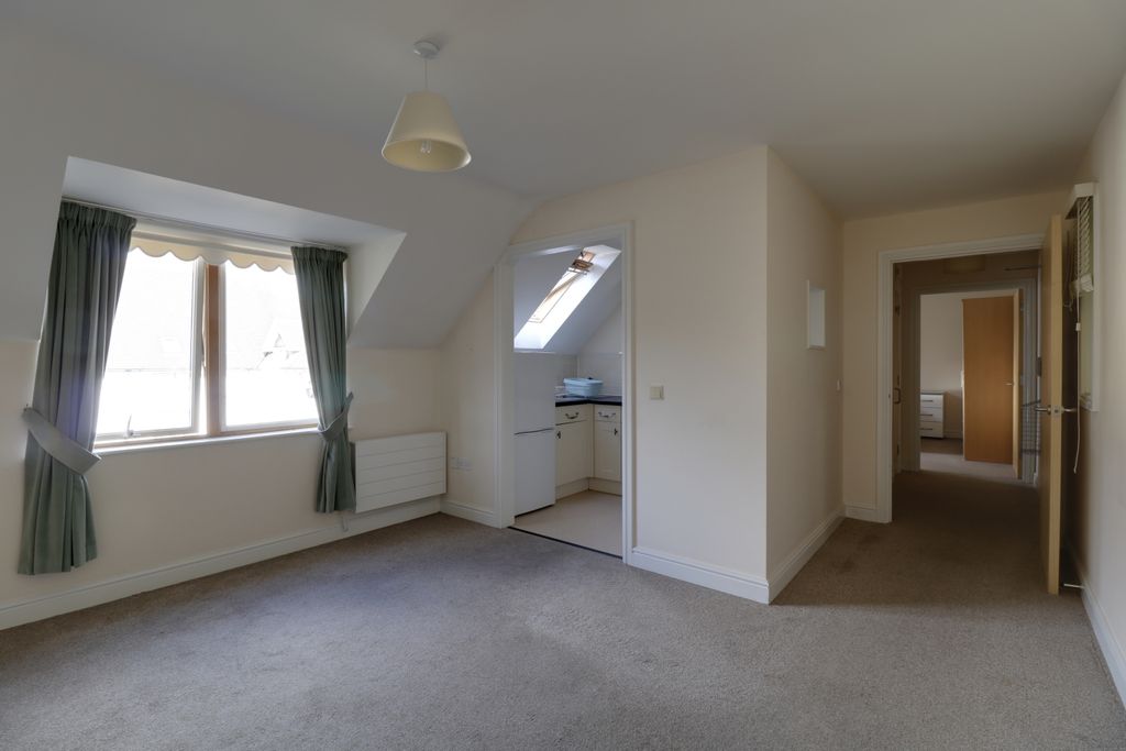 Property photo 3 of 11 Lounge A