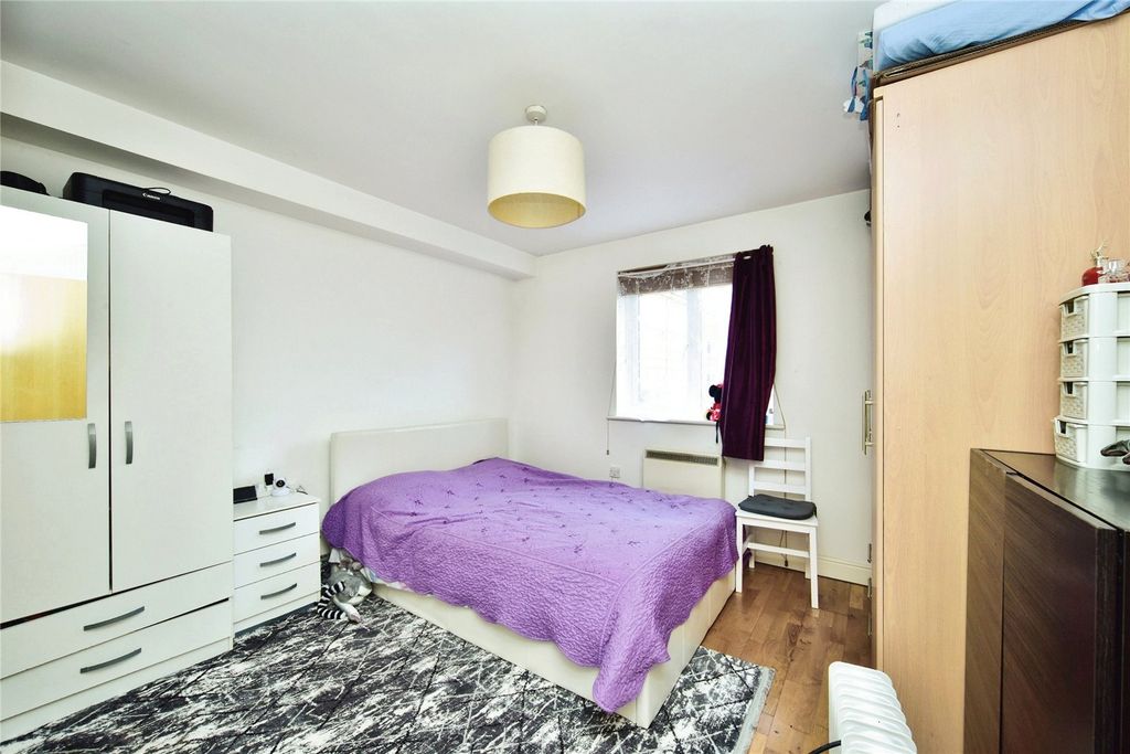 Property photo 2 of 8 Bed Two
