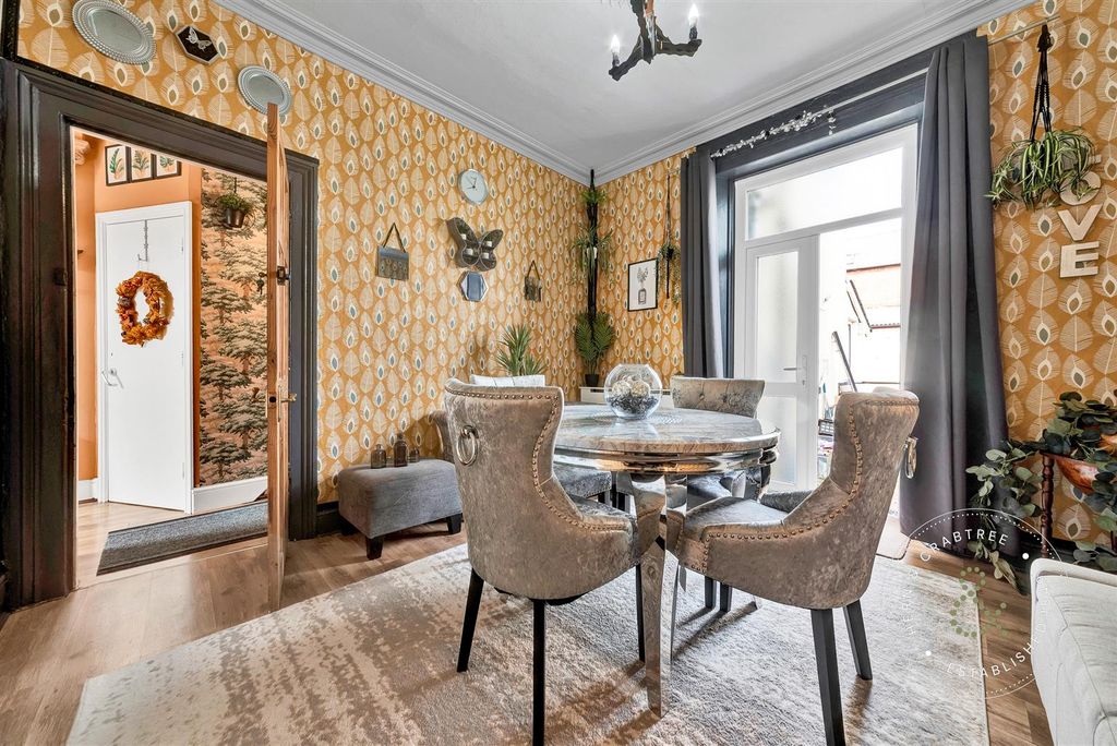 Property photo 3 of 29 Richards-Terrace-14.Jpg