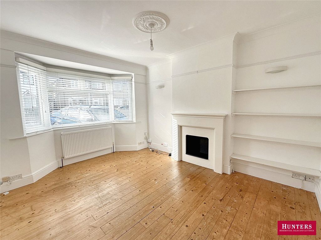 Property photo 2 of 12 Picture No. 22