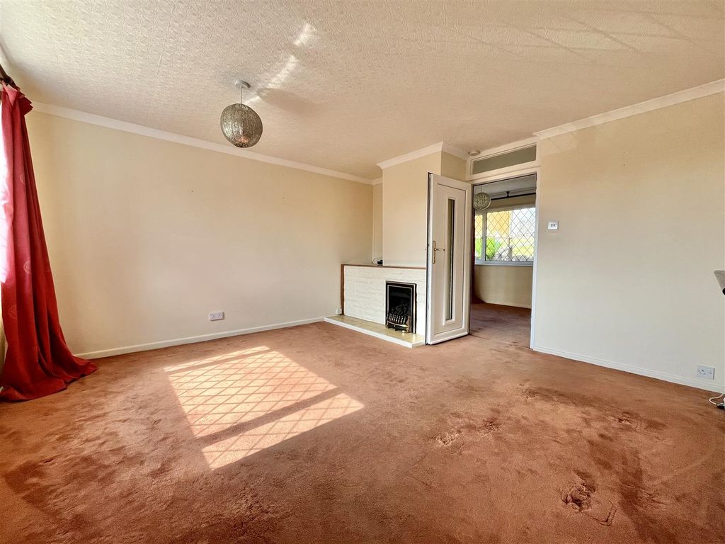 Property photo 2 of 22