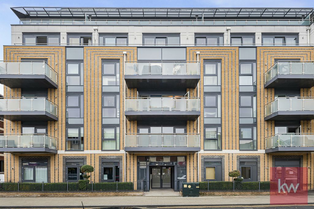 Property photo 1 of 23