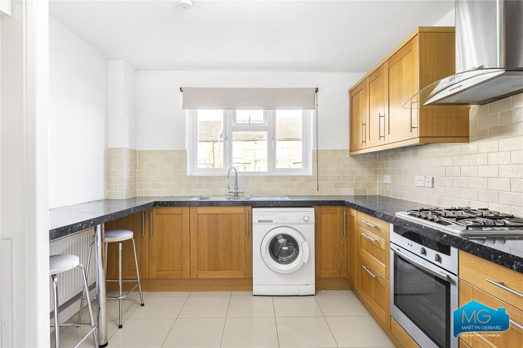 Property photo 2 of 11 Picture No. 15