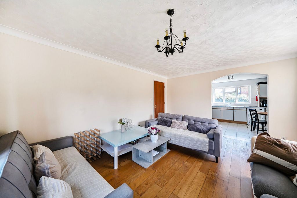 Property photo 2 of 17