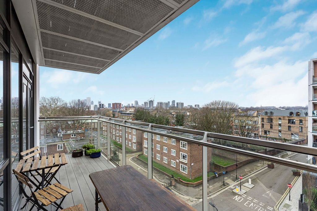 Property photo 3 of 19 Balcony