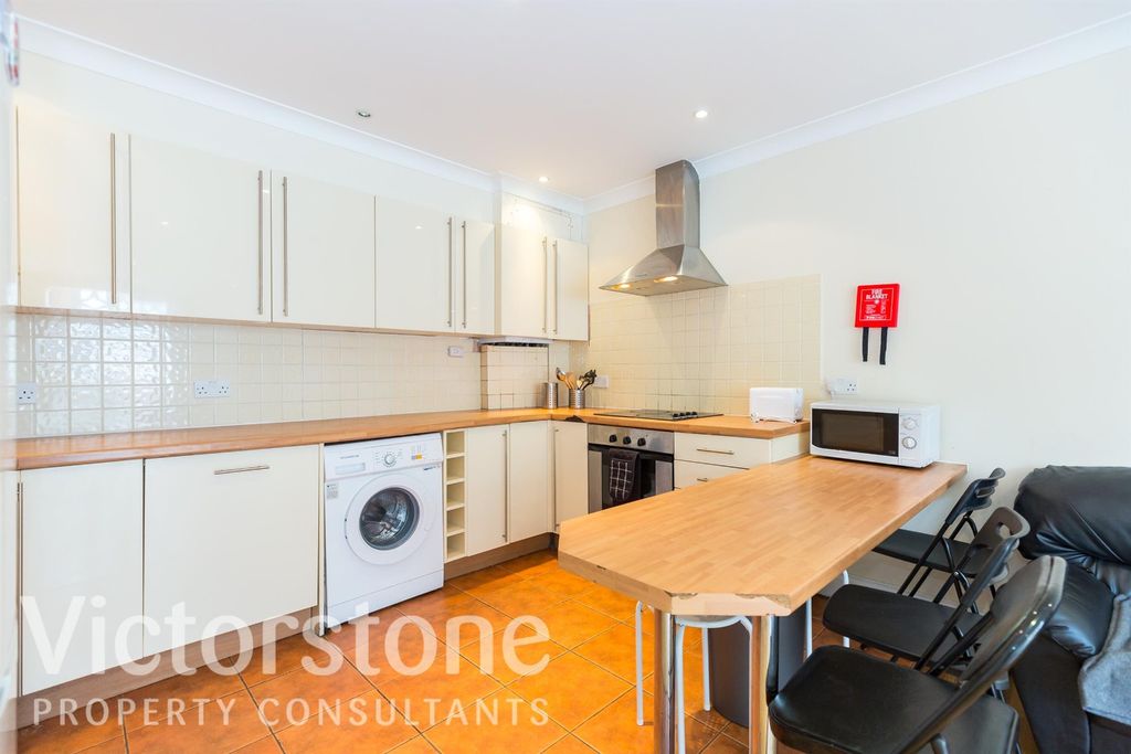 Property photo 2 of 19 1536333