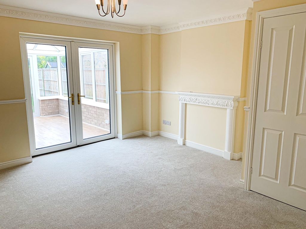 Property photo 3 of 9 Living Room
