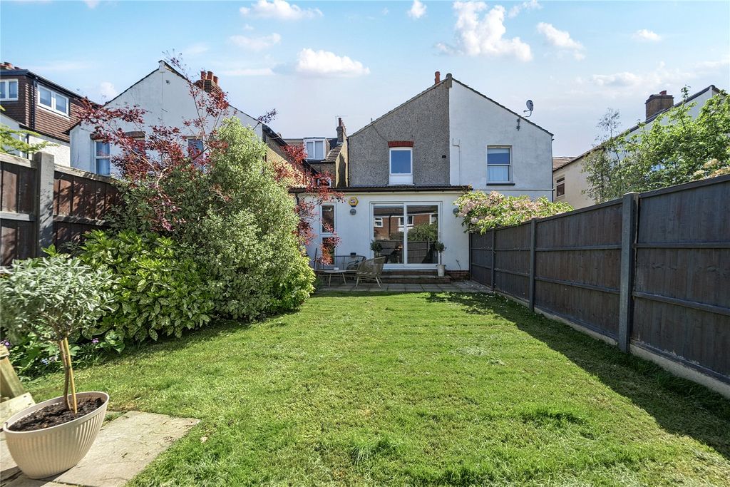 Property photo 2 of 16 Picture No. 14