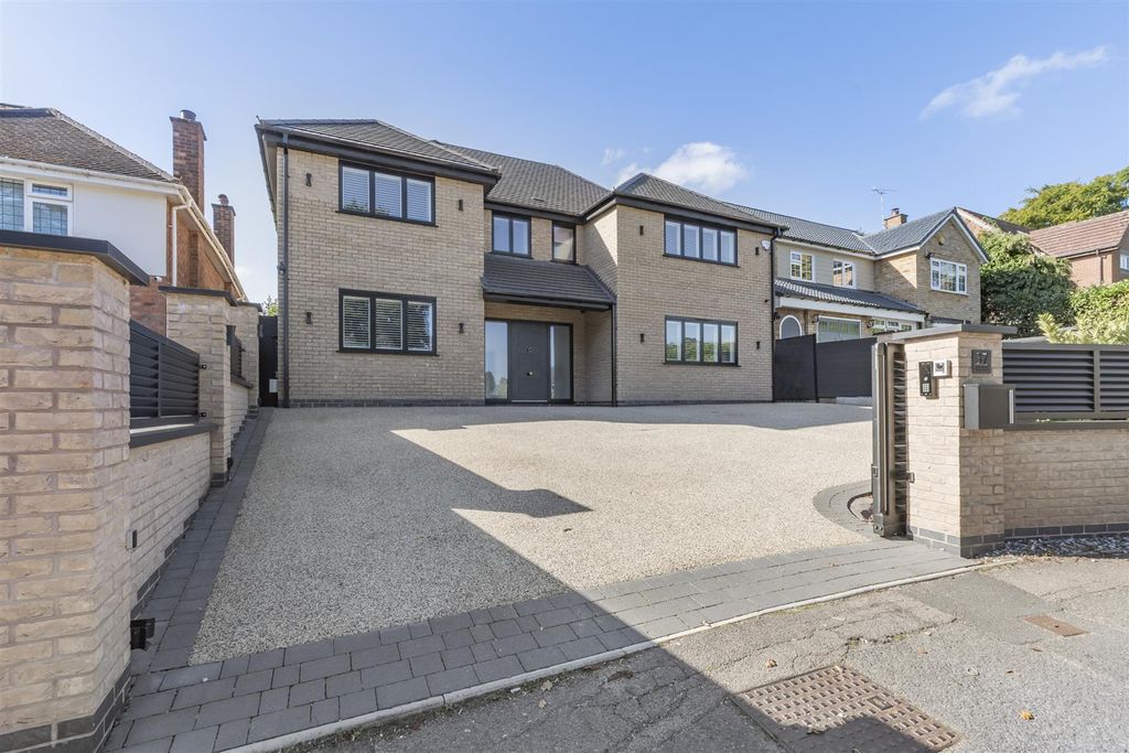 Property photo 3 of 62 8664458-Exterior05.Jpg