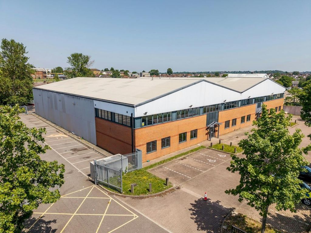 Property photo 1 of 10 Units B And C Laporte Way - Luton-255.Jpeg